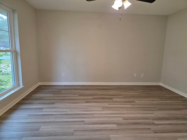 Foto del edificio - 8 Willowridge Cove