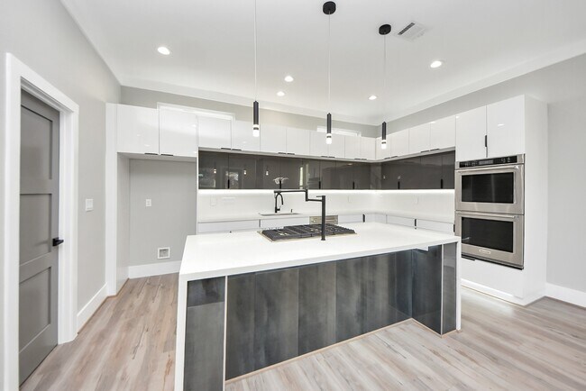 Foto del edificio - 604 W 28th St