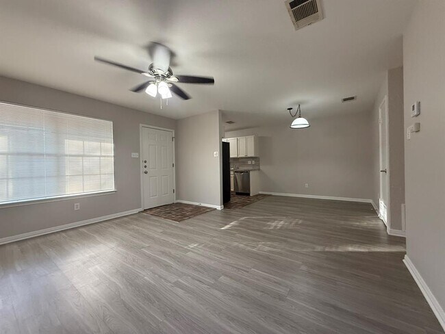 Foto del edificio - 1904 Alex Ave