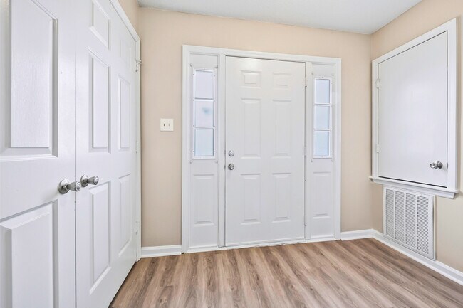 Foto del edificio - North Ingleside Townhomes