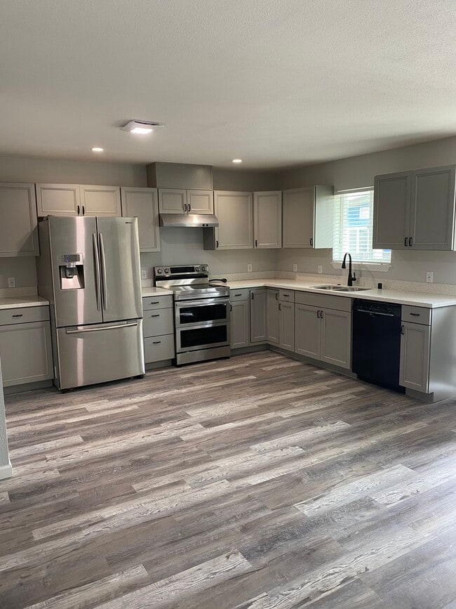 Building Photo - Coming Soon!!! High End Brand New 2Bed/1Bath Backyard Additional Dwelling Available NOW!