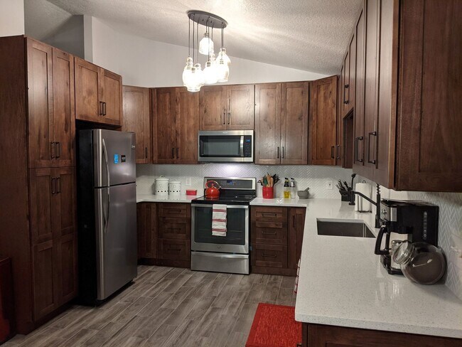 Foto del edificio - 4854 Lark Dr