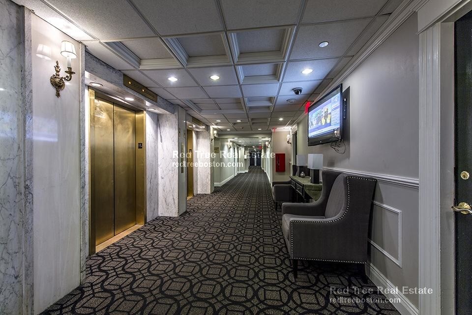 Building Photo - 62 Boylston St