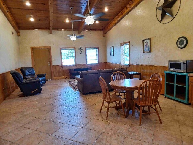 Building Photo - 3518 Vz County Rd 2602