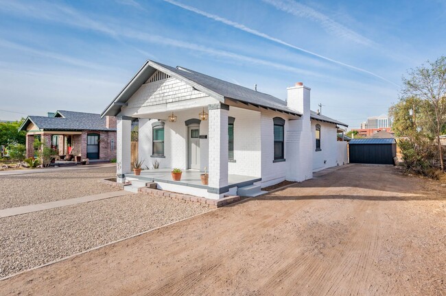 Foto del edificio - Remodeled Historic 2-bed Home Central Phx