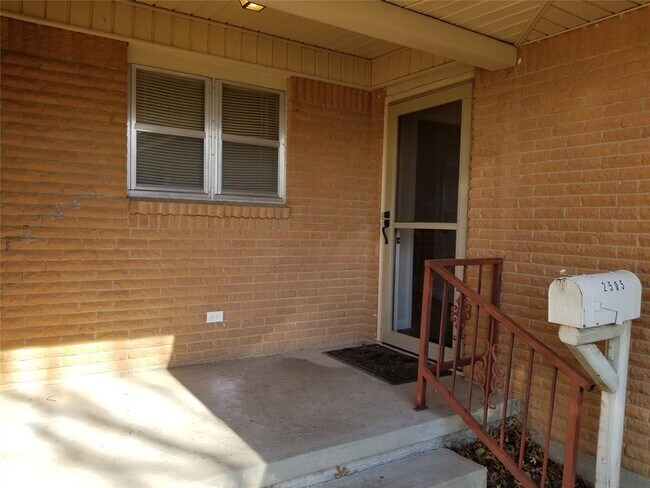 Building Photo - 2505 N Alexander St