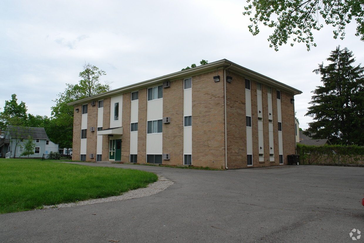 Primary Photo - Vine Street Apartments