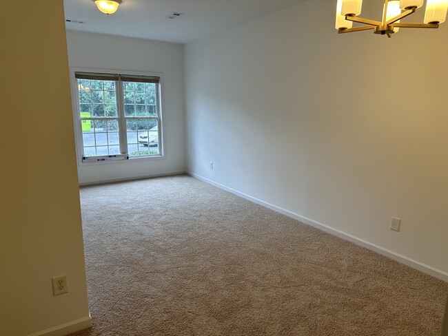 Building Photo - 40 Belhaven Dr