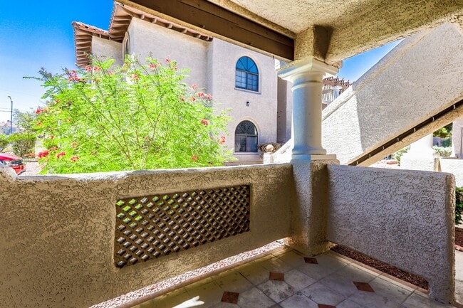 Foto del edificio - Great 1st Floor 2 Bed Condo