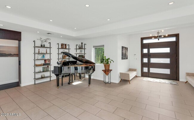 Building Photo - 5228 N 70th Pl