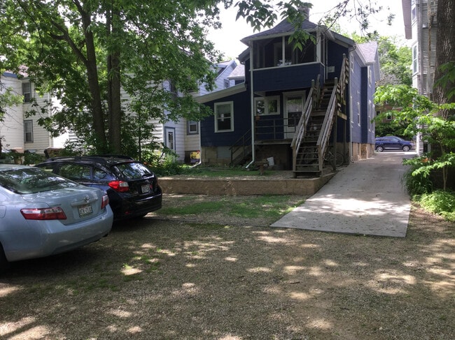 Off street parking, back patio - 945 E Johnson St