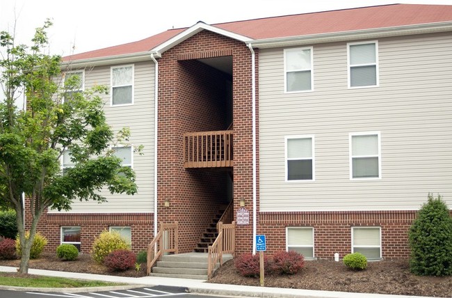 Building Photo - Cedarfield Apartments