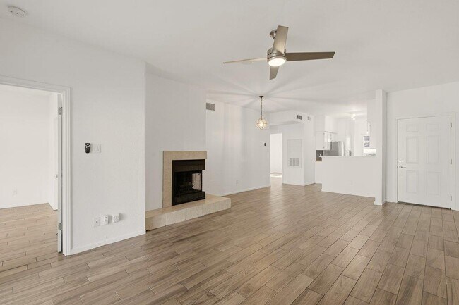 Foto del edificio - 2450 Wickersham Ln