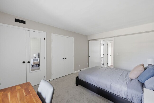 Foto del edificio - 4722 Dansey Dr