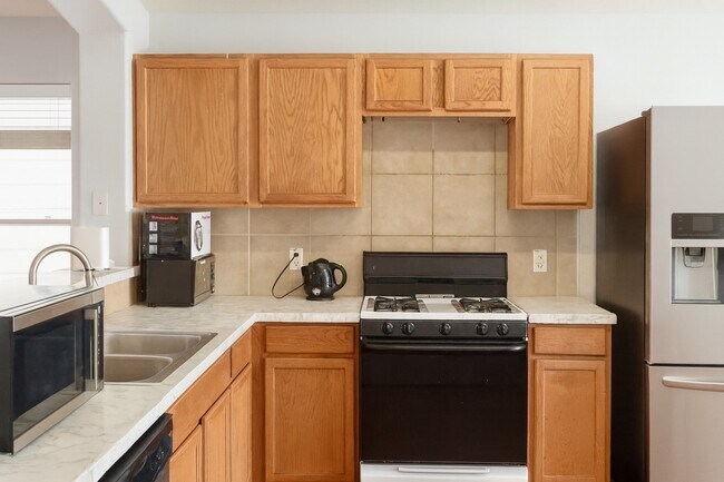 Foto del edificio - 18311 Olive Leaf Dr