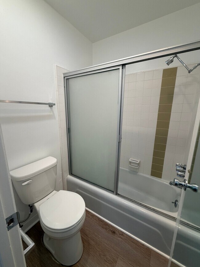 Foto del edificio - 1825 N Gramercy Pl