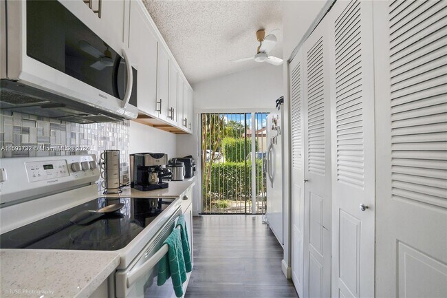 Foto del edificio - 1749 NW 71st Ave