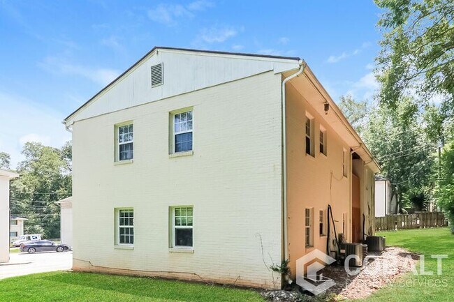 Foto del edificio - 210 Kirkwood Rd NE