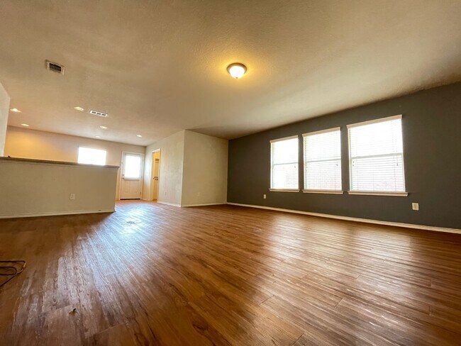 Building Photo - 3 Bedroom 2 Bath Single Story in NWISD