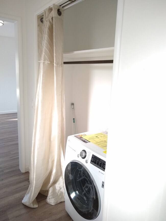 Foto del edificio - 2096 Yale St