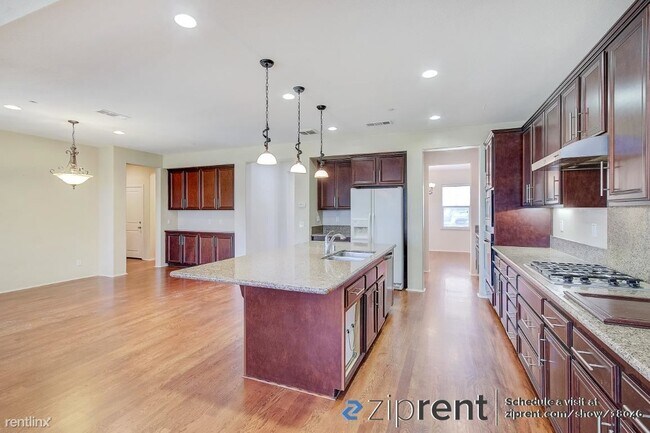 Building Photo - 5 br, 3 bath House - 28466 Stoney Point Co...