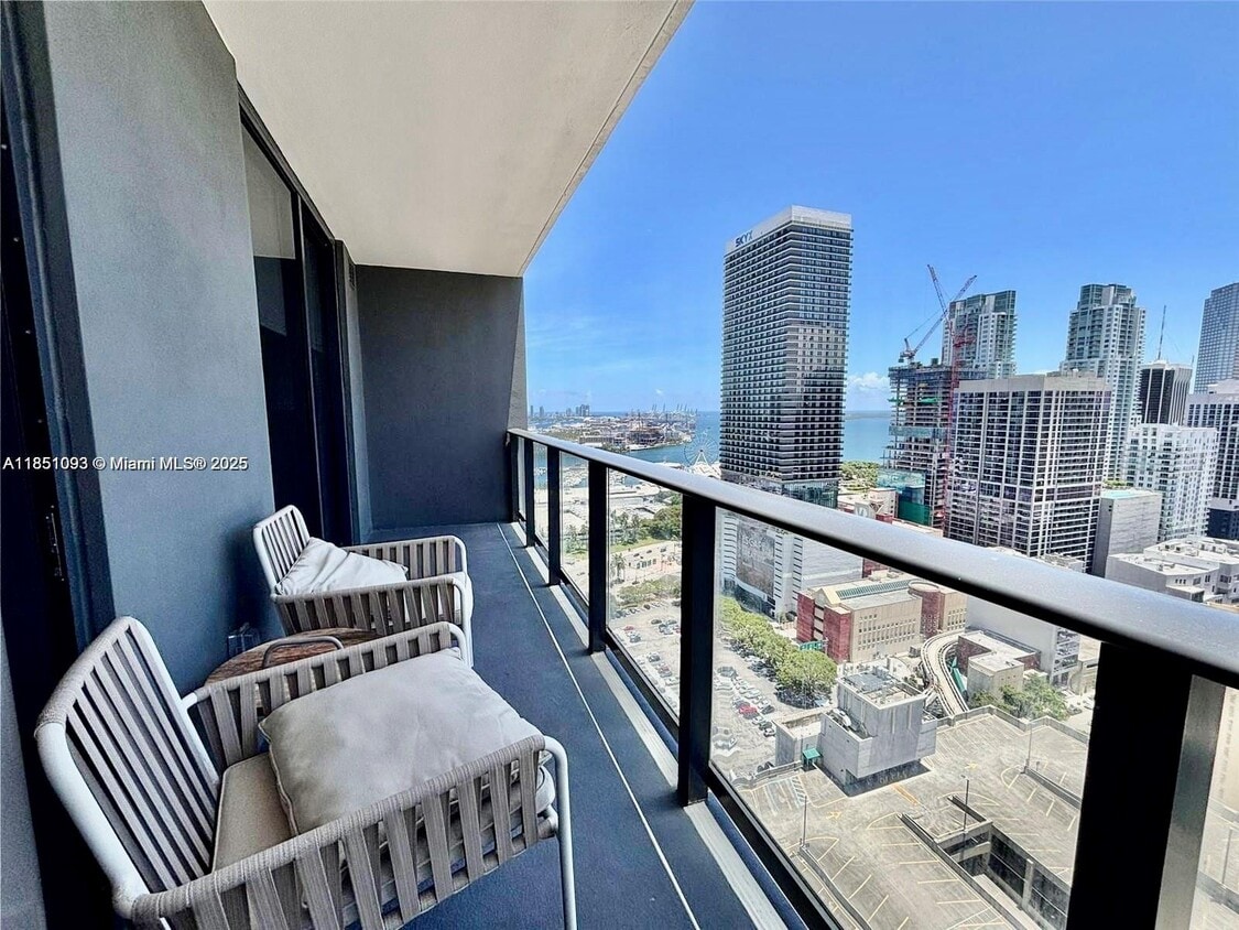 Foto principal - 159 NE 6th St