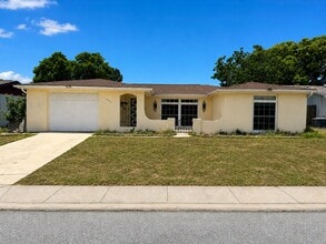 Building Photo - 9125 Hunt Club Ln