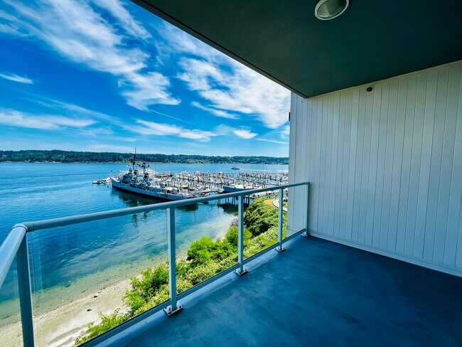 Foto del edificio - Views Galore from this Exquisite Downtown ...