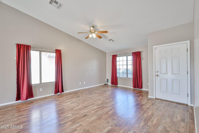 Foto del edificio - 13337 W Cottonwood St