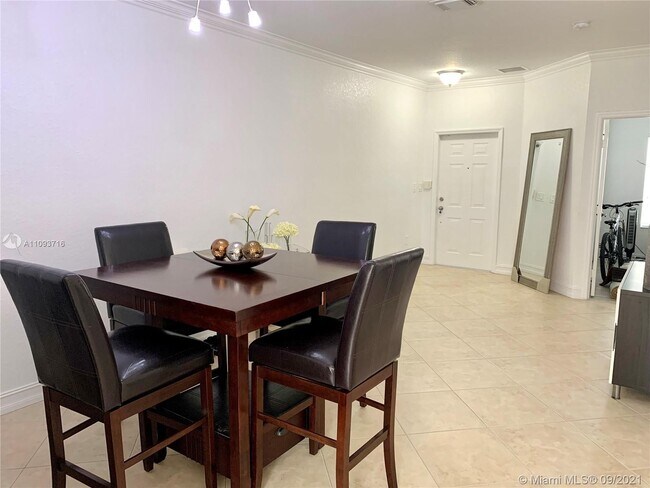 Building Photo - 10760 NW 82 TE  6-7 Doral Fl 33178