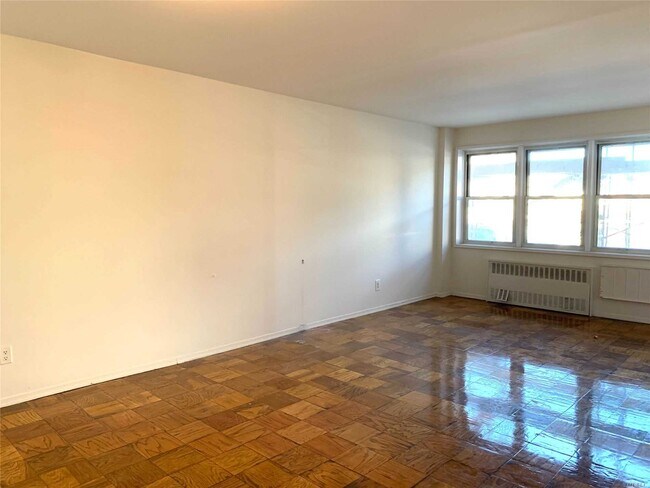 Foto del edificio - 465 Shore Rd