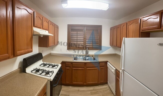Building Photo - 3 bedroom home in Legends West!