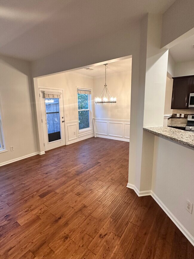 Foto del edificio - 1624 Caswell Pkwy