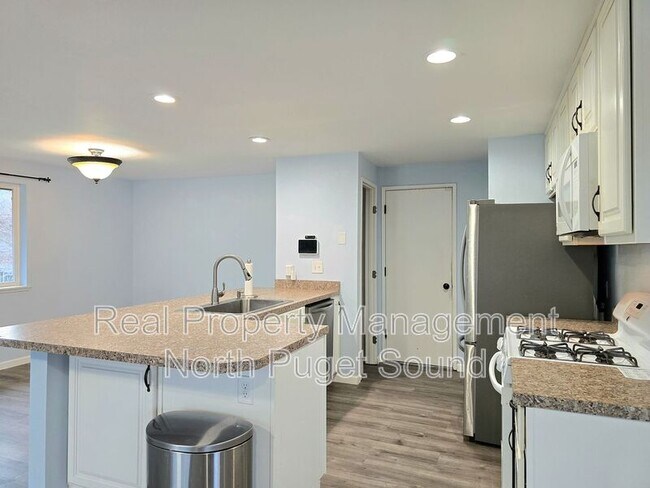 Foto del edificio - 8711 70th Dr NE