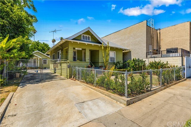 Building Photo - 1263 N Hoover St