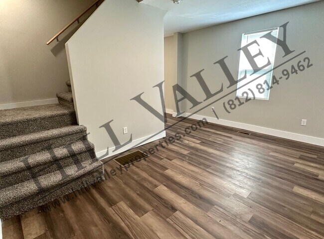 Foto del edificio - Two Bedroom Home, Close to Downtown/ISU Campus