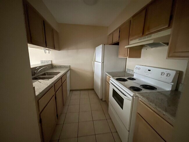 Foto del edificio - 8915 McPherson Rd