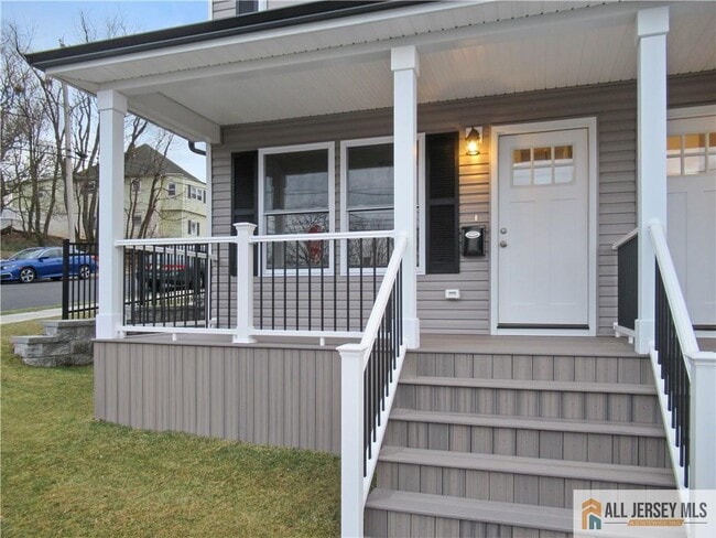 Building Photo - 502 Alpine St