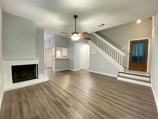 Building Photo - 4703 St Lawrence Dr