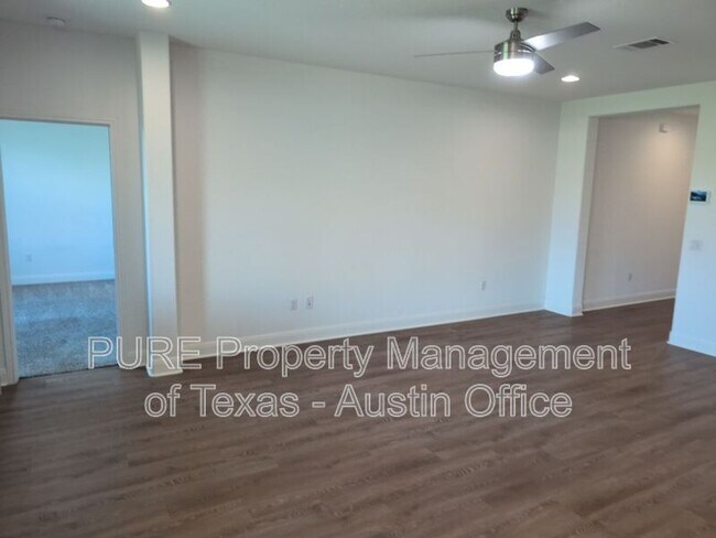 Building Photo - 16937 Aventura Ave