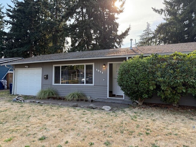 Building Photo - Rainier Vista Park Rambler