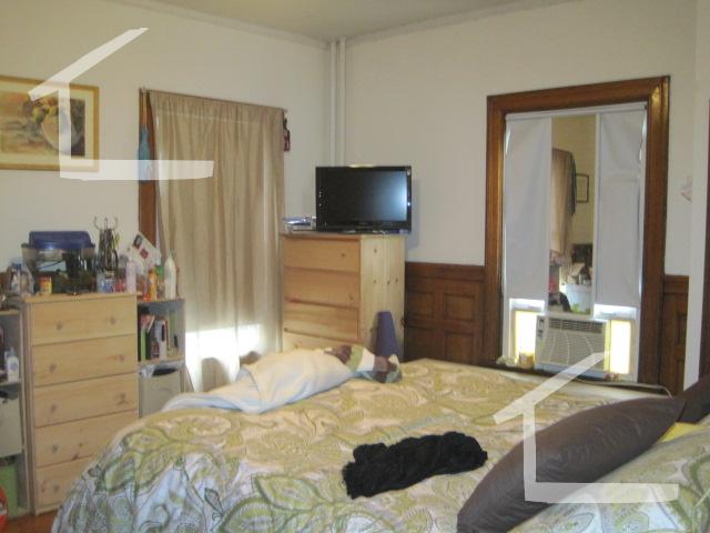Building Photo - 77 Thorndike St