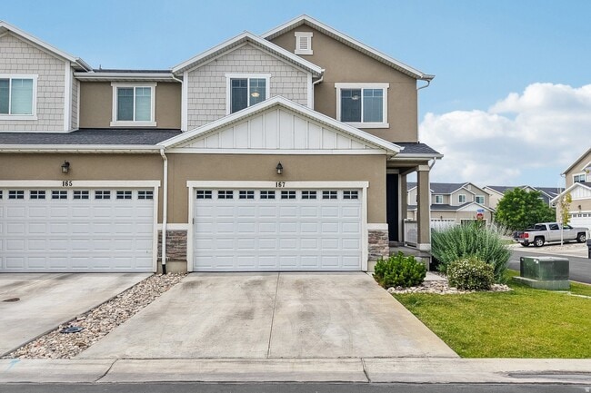 Building Photo - 167 W Silver Springs Dr