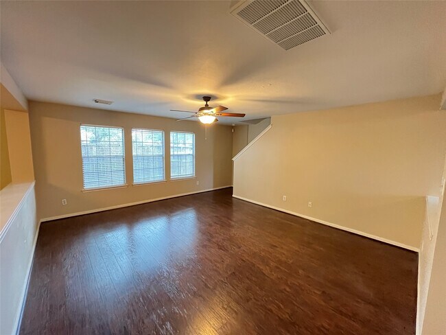 Building Photo - 3215 Legends Hill Ct