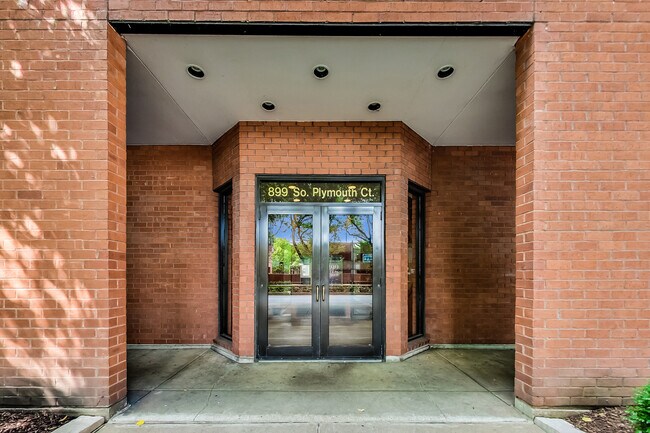 Foto del edificio - 899 S Plymouth Ct