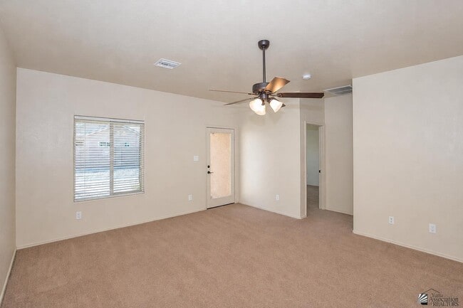 Building Photo - 2545 S 41st Ave