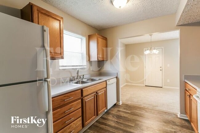 Building Photo - 2015 Prominence Dr