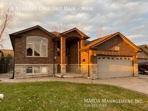 Building Photo - 858 Newport Crescent