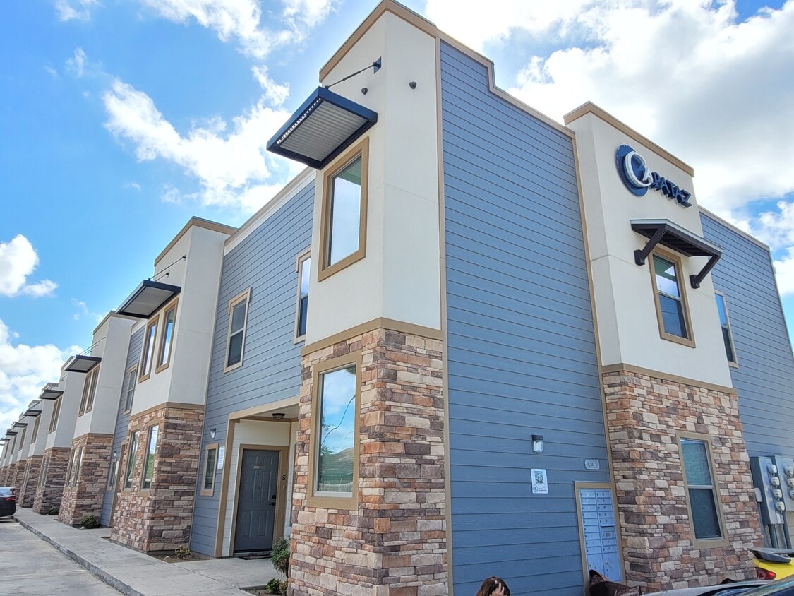 Primary Photo - 201 S 5th St