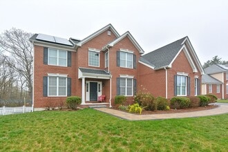Building Photo - 33 Anderson Way